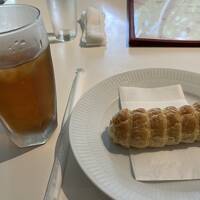 ⑤マダムの十勝帯広滞在の旅　2日目の１　町散歩　ホテル・・六花亭本店（お茶と鑑賞）