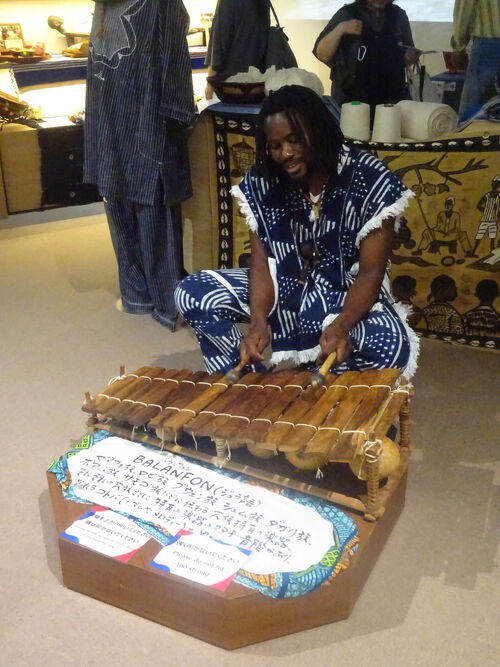 万博Expo 2025 コンゴ民主共和国　ラピスラズリ コンゴ民主共和国の物販ブース 寄れる時に覗いていたのですが 16