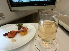 2025 ベトナム　ベトナム航空ビジネスクラスでホーチミンへ　空港でgrab詐欺に遭いかけた…