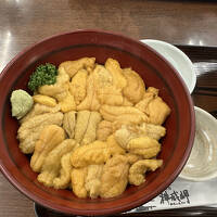 もはや積丹にウニは無い。神威岬で長万部産のウニをいただく