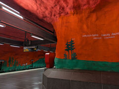 2025★夏のストックホルム⑤朝のガムラスタン・Uber移動・ホテルビルエルヤール・地下鉄アート