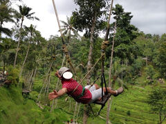 マレーシア航空ビジネスクラスで行くバリ島　９．神秘的なゴア・ガジャを訪れた後、トゥガラランのライステラスでジャングルブランコを体験