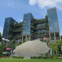 登校早々あきらめの境地…、オリエンテーション・ランチは酷暑のなかホーカーで☆シンガポール留学の旅2