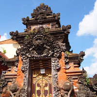 バリ島でエレファントライド、マッサージ、プール、ビーチを堪能しました。