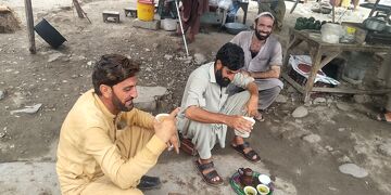 2025　アフガン　計画　その 19　　アフガン の  手前　　ディープ な　カルカーノ・マーケット