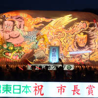 2025年８月　今年の青森ねぶたは雨、最終日の昼間運航と夜の海上運行・花火鑑賞　（2025年ねぶた前編）