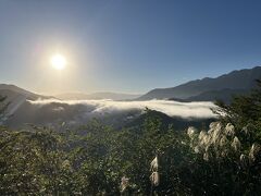 枝折峠の滝雲と奥只見遊覧船