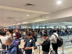 【ベトナム①】タンソンニャット空港の大渋滞回避で優先出入国手続きのファストトラックサービスを利用してみた