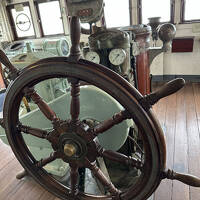 横須賀港で、潜水艦や戦艦三笠をみて、過去と現在を感じる