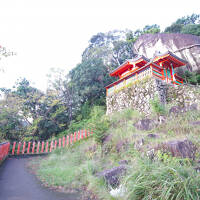 熊野三山　ー熊野古道と熊野本宮大社、紀伊勝浦と熊野那智大社、新宮と熊野速玉大社ー