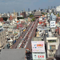 浅草寺とスカイツリーを向かいにある8階建ての浅草文化観光センターから見たい！！その１