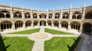 ビジネスクラスで世界一周の旅５０日間。    おじさん一人旅。　 第２０日目ジェロニモス修道院とリスボンの街歩き。