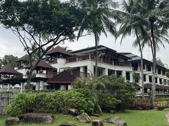 還暦祝いはプーケット・・・季節はずれの台風は今後の人生の予感かについて考察する