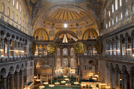 ギリシャ北部・北マケドニア世界遺産めぐり　⑮イスタンブール　ハギア・ソフィア大聖堂にご挨拶して帰国