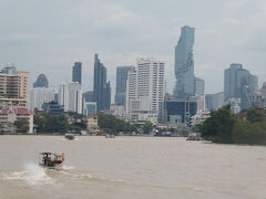 チャオプラヤー川一日券　560円