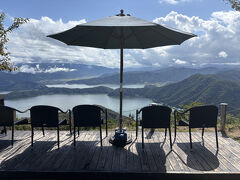 ７日間で福井県を車でグルっと巡ってみました。11 レインボーラインを走って展望台から三方五湖を見下ろしました。土砂降りのあと絶景～～！