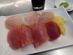 20251220-1 基隆 出発前に台湾でいただくお寿司ってどないやろ…仁愛市場の櫻握壽司で握って？もらふ