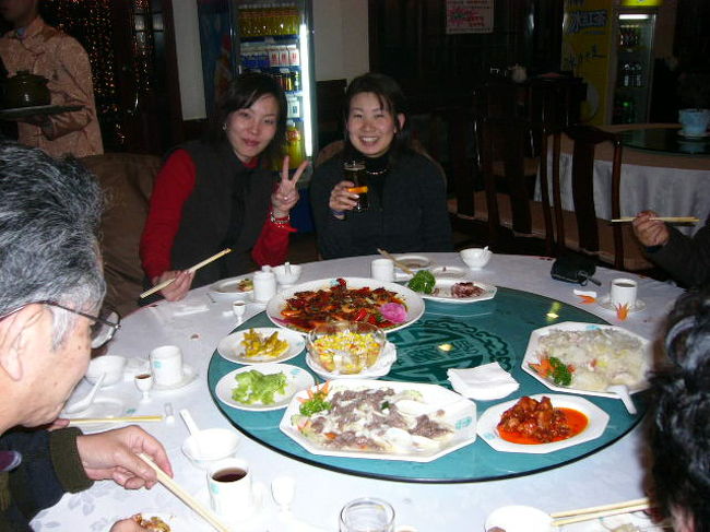 毎回食べきれないほど出てくるおいしい食事。やみつきです。