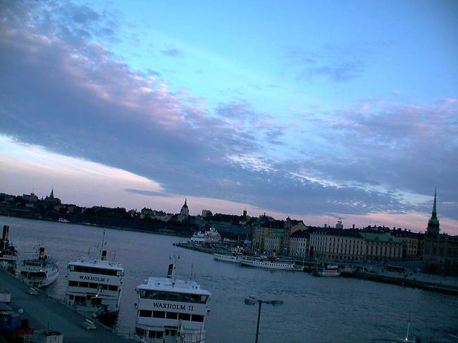 ようやく夕方らしい景色に。<br />すでに22時をまわったころの風景