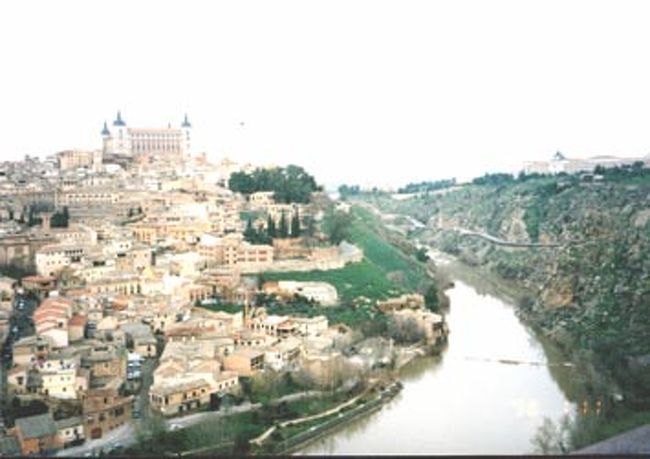 マドリッド近郊のトレドの街並み