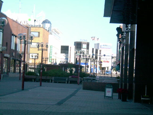 ラップランドの玄関、ロヴァニエミ。<br />第二次世界大戦時に破壊された街は<br />見事なまでに再建されています。<br />あちこちにAlbar Aaltoの足跡の残る街<br />でもあります。<br />