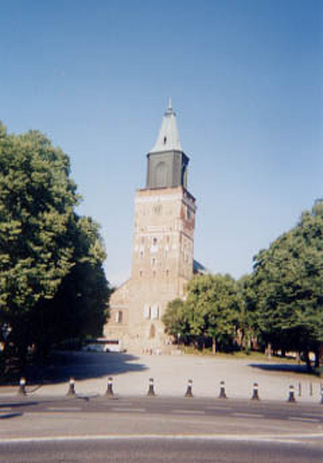 トゥルク大聖堂。<br />塔からの眺めもすばらしいですよ。