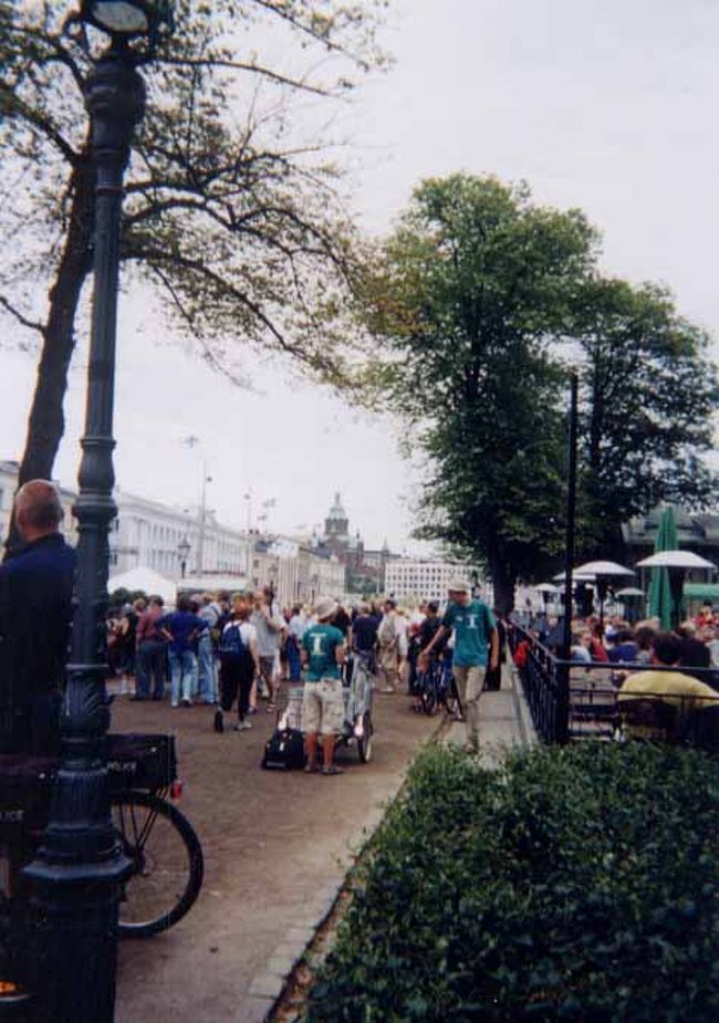 夏季だけ、移動の観光案内があります。<br />緑色のTシャツに「i」マークが目印。<br />自転車などで移動しているので機動性もなかなか。<br />案内もとても丁寧です。