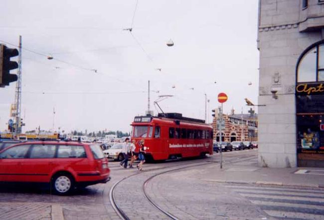 夏季のみ運行されるバートラム。<br />ビールなどの飲み物が1杯ついてくるので、<br />ゆっくり飲みながらヘルシンキの街を眺める<br />のはいかがでしょう？