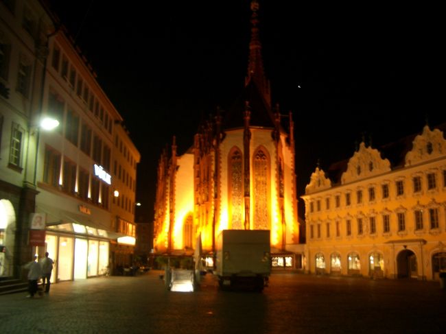 夕暮れのマリエンカペレ。<br /><br />明日はテュービンゲンへ出発です。<br />楽しかったよ、ヴュルツブルグ。ありがとう。<br /><br />