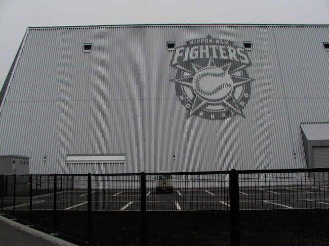 裏から見た「室内練習場」！