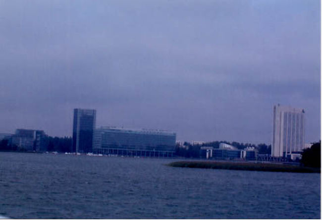 遊覧船からの眺め・３<br />ヘルシンキ近郊の町、エスポー沖。<br />エスポーにはフィンランドが誇るNOKIAの<br />NOKIA Centerがあります！<br />