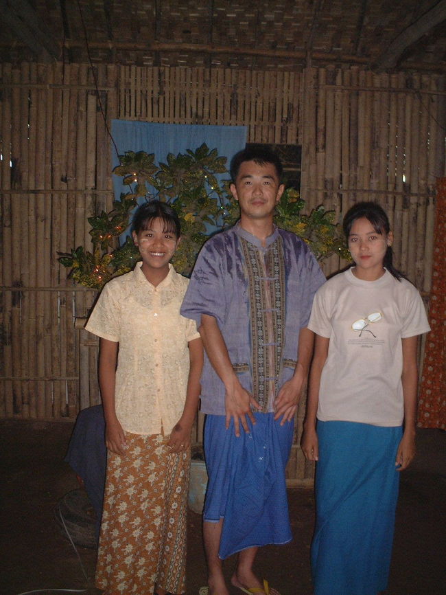 おいしいレストラン<br />「SUNSHINE」<br />ビルマ料理、中華、イタリアン　おいしいよ！バガン（ニャゥンウー）<br />に行ったときはどうぞ。おすすめです♪<br />