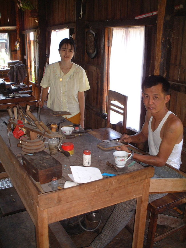 銀細工を器用にこなす<br />