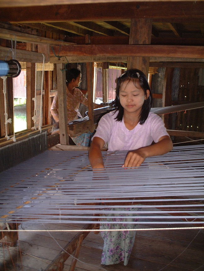 心をこめて織り込みます。<br />