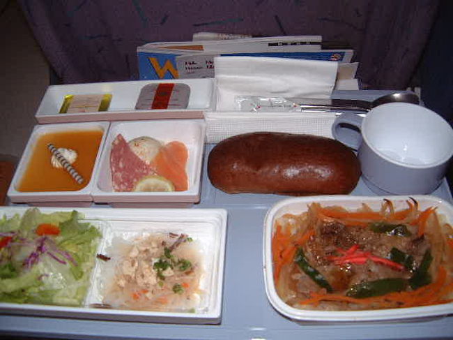 上海までの、ＡＮＡ機内食です！<br />あまり、温かくはないですが．．．<br />美味しくいただきました。