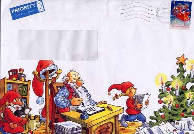 これはサンタメールの封筒。<br />切手もサンタクロース仕様です！