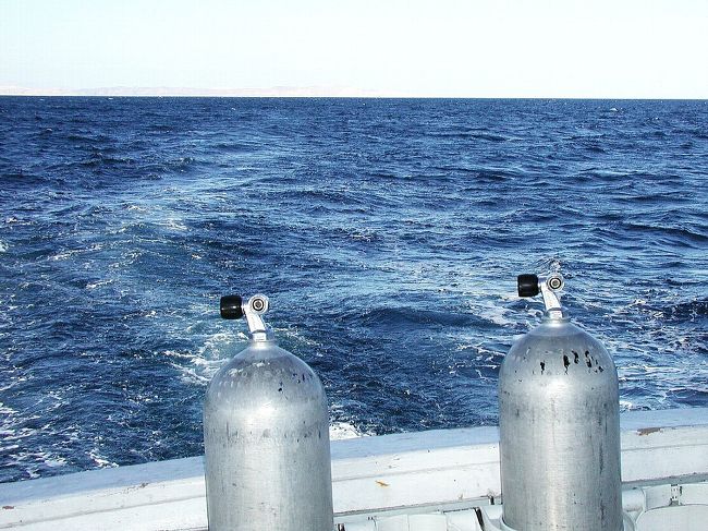 アルミタンクのバルブに注目<br />日本の通常型からは角度がついています