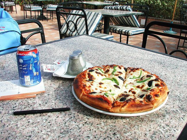 ピイッツウア・マルガリータ（発音が難しくてこの注文で盛り上がる）<br /><br />ホテルストリートで注文から約２０分で出来上がり