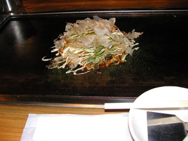 道頓堀極楽商店街で「お好み焼き」をいただく！<br />６５０円＆ジョッキでＧｏｏｄ！