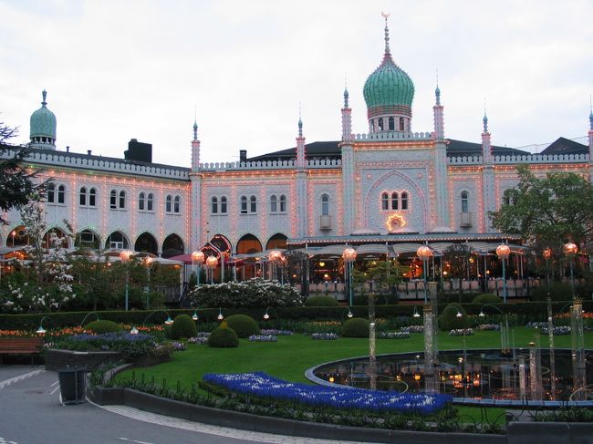 外は明るいけどもう夕方。<br />今日は近くのチボリ公園に行くことにしました。<br />