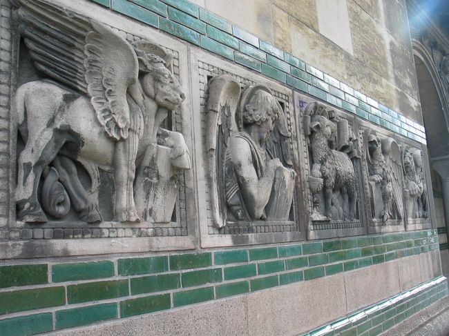 ５月９日（３日目）<br />飛行機の時間までホテルの近くを散歩しました。<br />ちょっと歩くと素敵な建物・教会を見ることができて楽しめます。