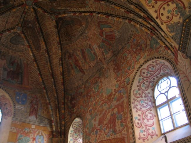 ５月１２日（６日目）<br />まずはラウマの教会から見学することにしました。<br />