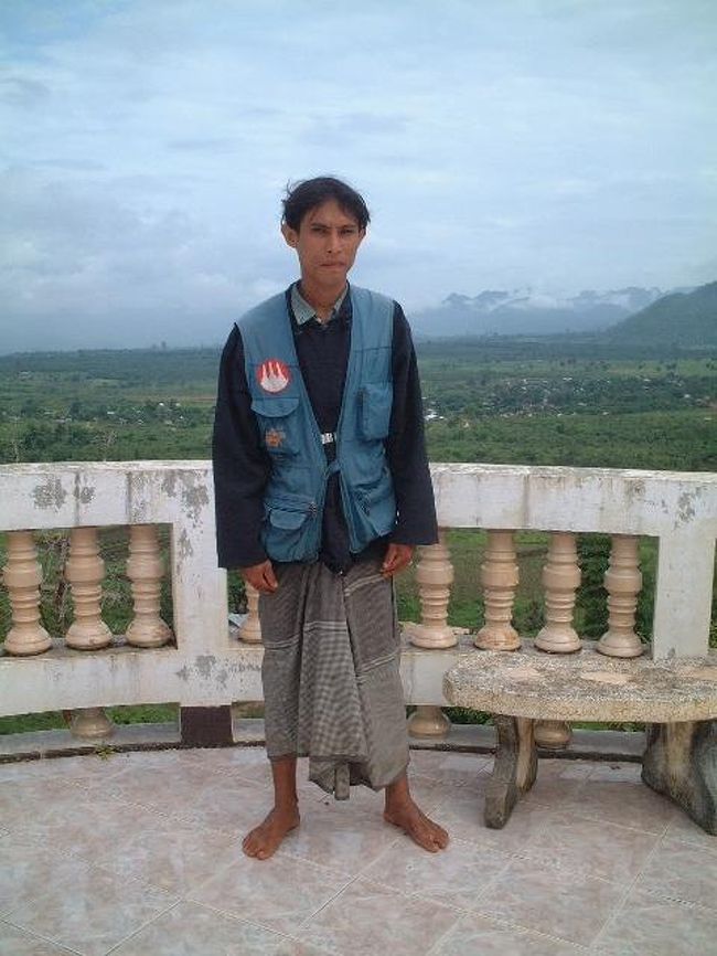 お世話になったバイタクのドライバー<br />Tin さん<br />マレイシアへ働きに行った事があるそうで<br />英語を話す。<br />写真を送ったのだが<br />無事に届くといいな…<br />