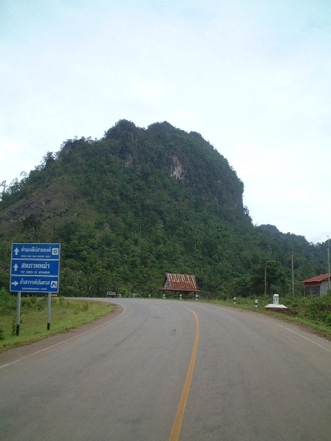 ソンテウに乗って戻ります。