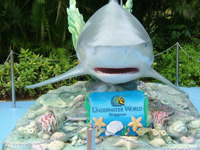 アンダーウォーターワールド入口。<br />本当は中の魚の絵を載せたかったが、イマイチなものばかり。。。