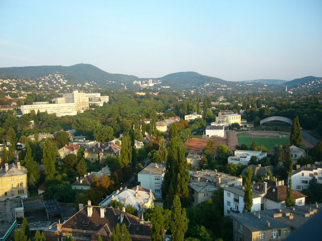 　ホテルの部屋からの眺めです。１4階だけあって、ナイスビュー♪町の中心地からそんなに離れていないけれど、郊外っぽいですね。