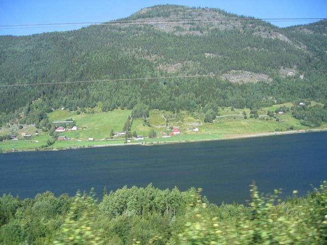 車窓から見た風景<br /><br />A views from the window of the train