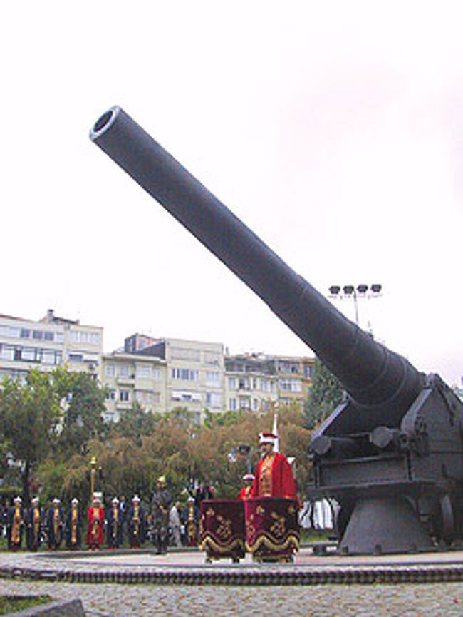 軍事博物館で行われた軍楽隊のコンサート<br />屋内で行われることもあります<br /><br />↓軍事博物館<br />http://tabiatama.cool.ne.jp/turk/askeri.htm