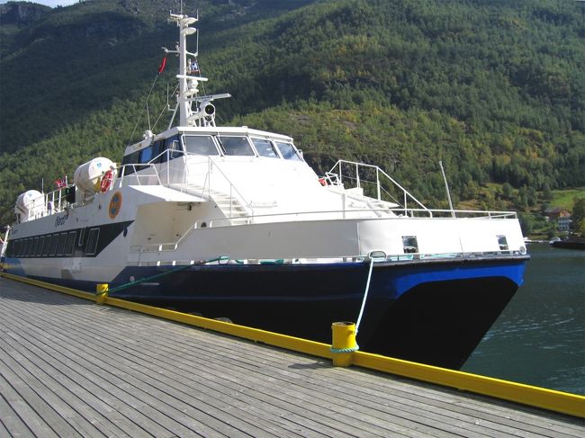 エクスプレス・ボート<br /><br />The Express Boat