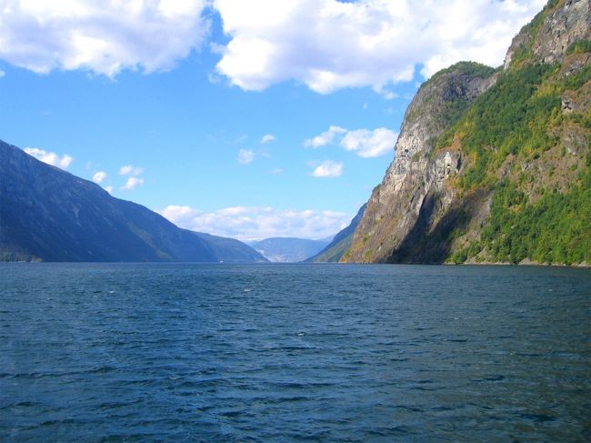 アウルランフィヨルドの風景<br /><br />A scene of Aurlandsfjord